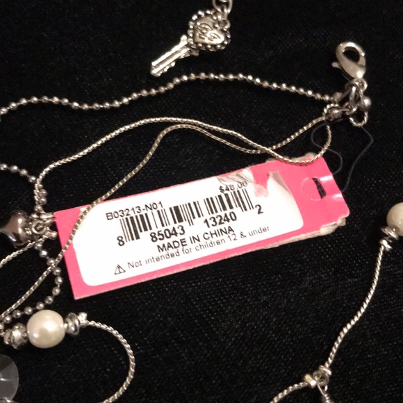 NWT Betsey Johnson Crystal Heart Silver Necklace - Picture 7 of 9